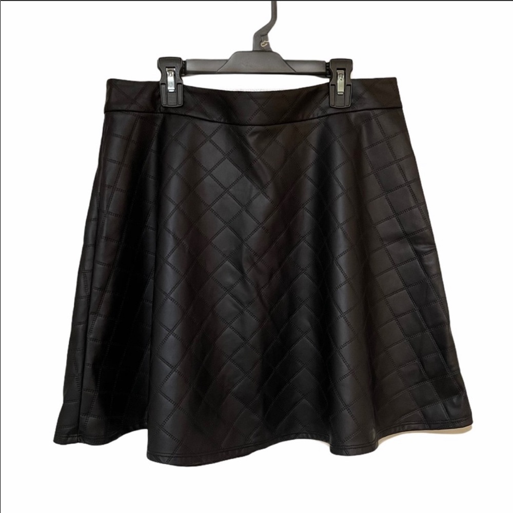 New Soprano Black A Line Mini Skirt Juniors XL - Picture 2 of 7
